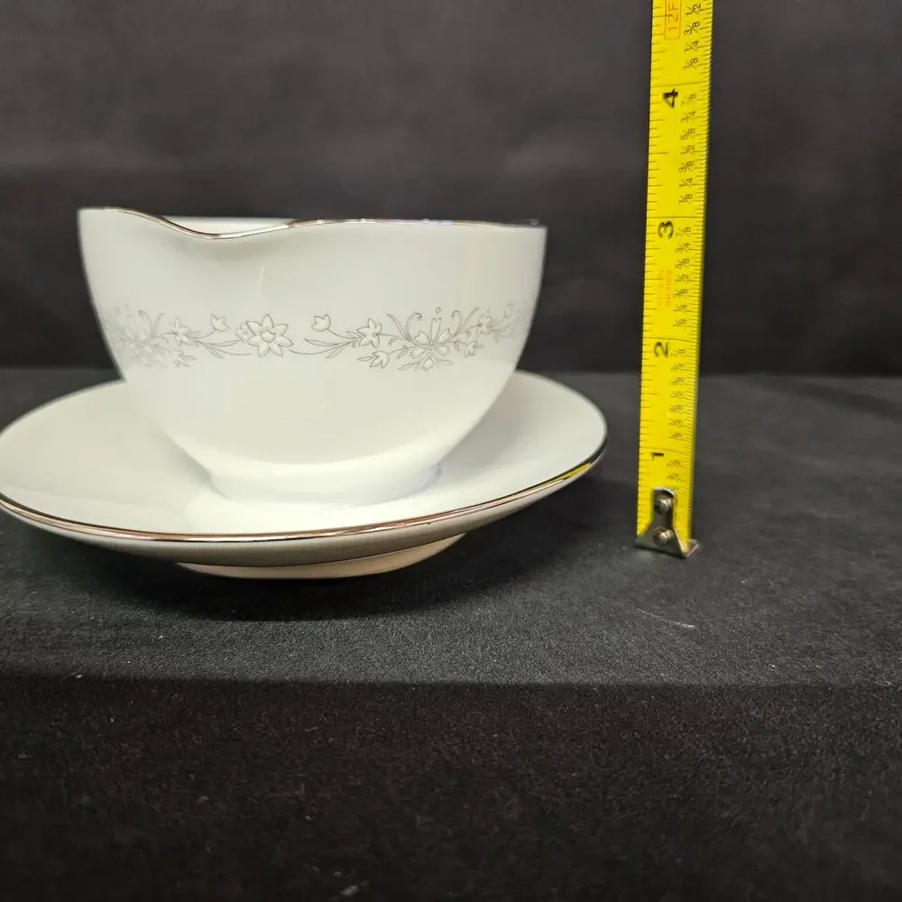 Noritake‎ China Amy 2154 Gravy Boat with attached underplate, Platinum Band
